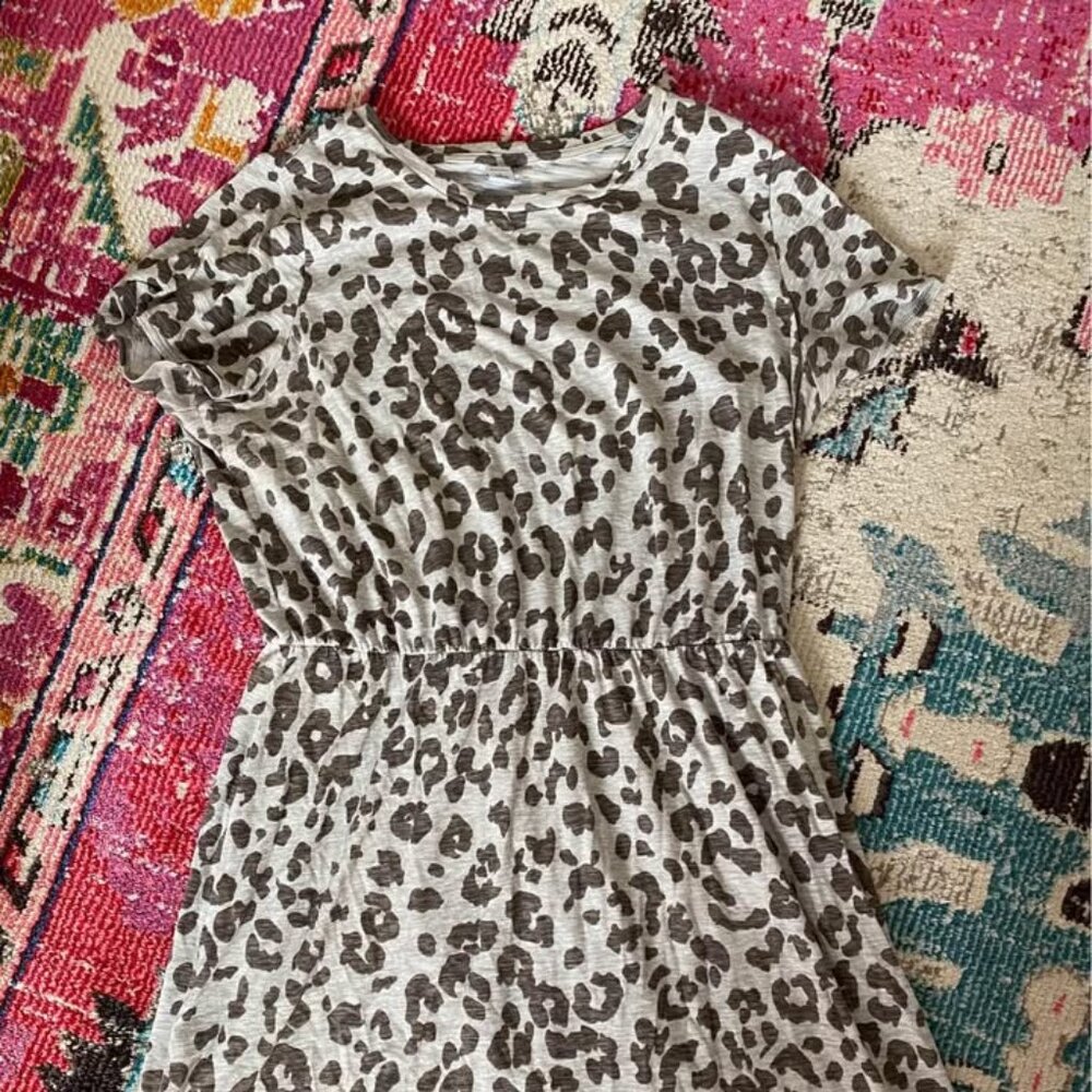 Old Navy leopard print t-shirt dress (L)